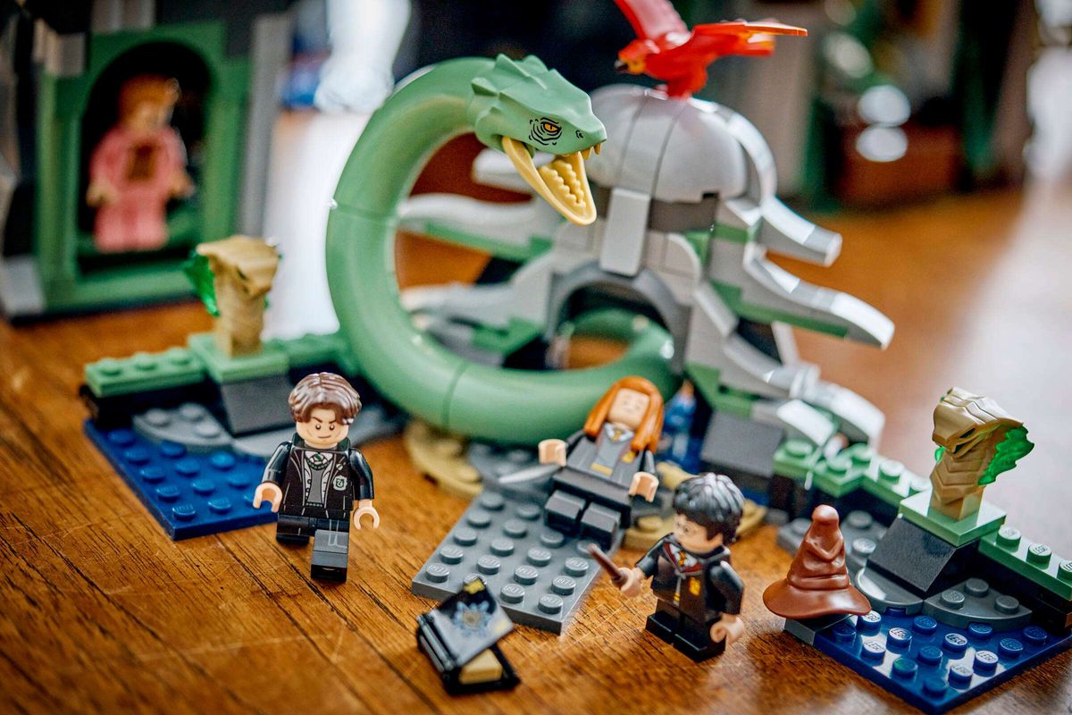 LEGO 76473 - Harry Potter™, Galtvortborgen: Østfløyen