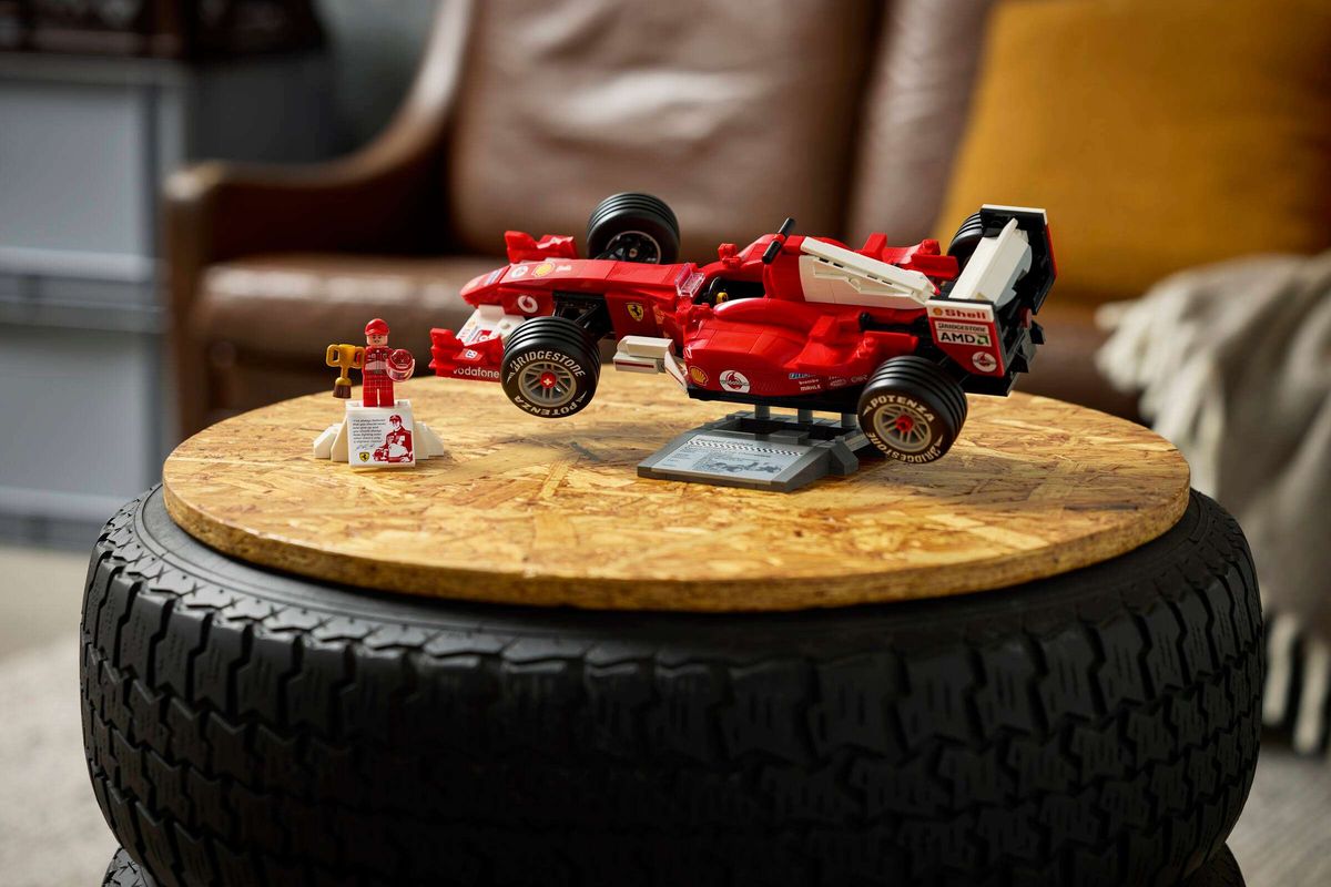 LEGO 11375 - Icons, Ferrari F2004 og Michael Schumacher