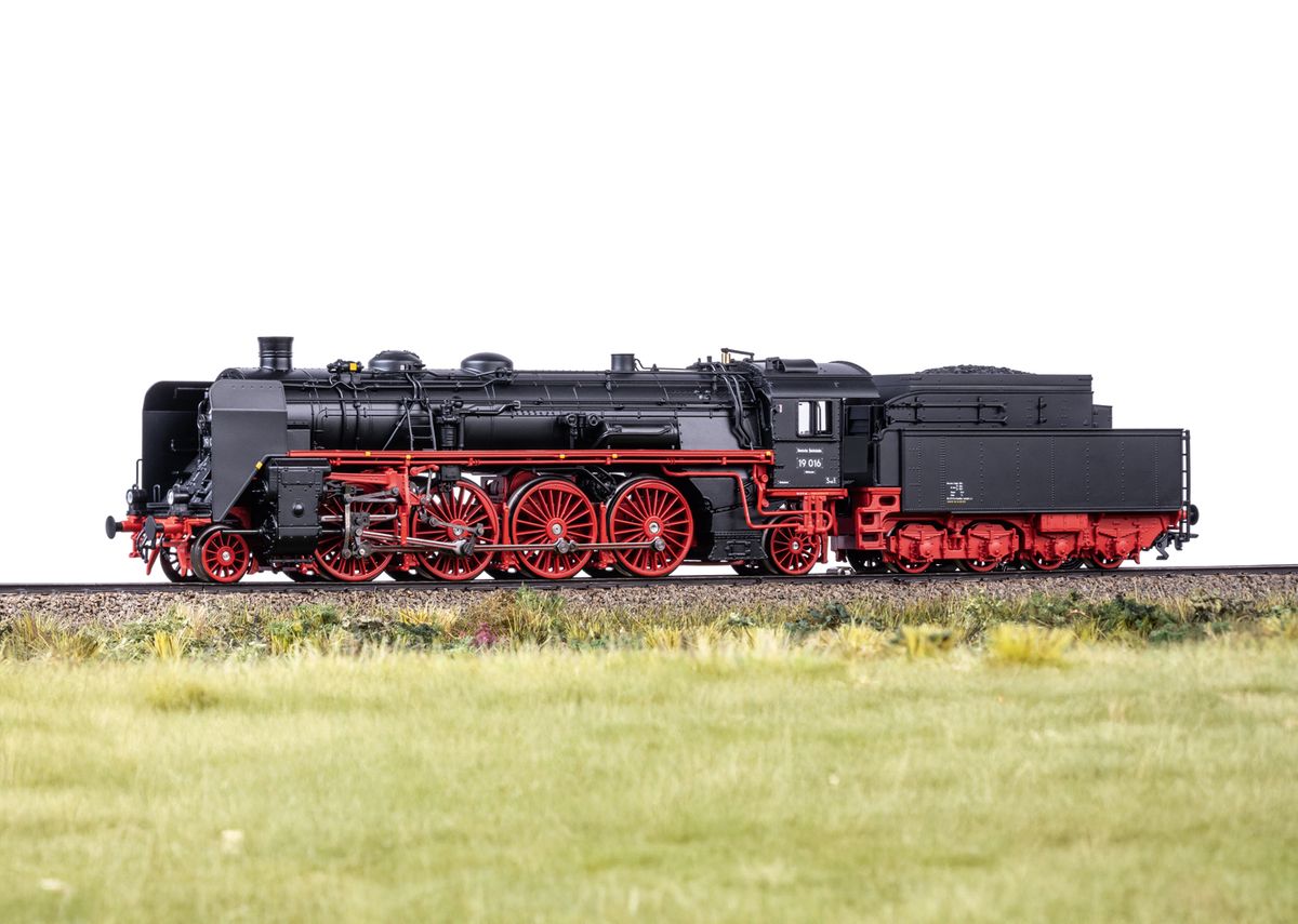 Märklin - Overraskelseslok 2025, DR Br19 damplok