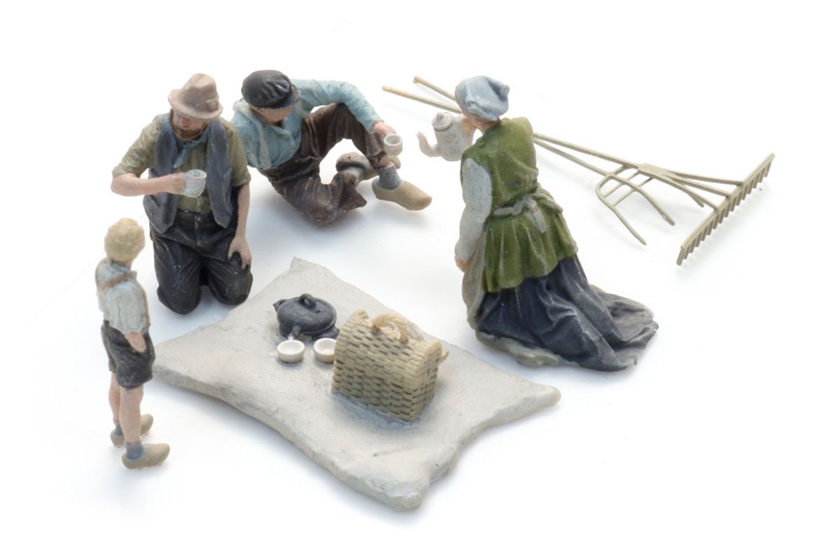 Artitec - Lunchpause på marken