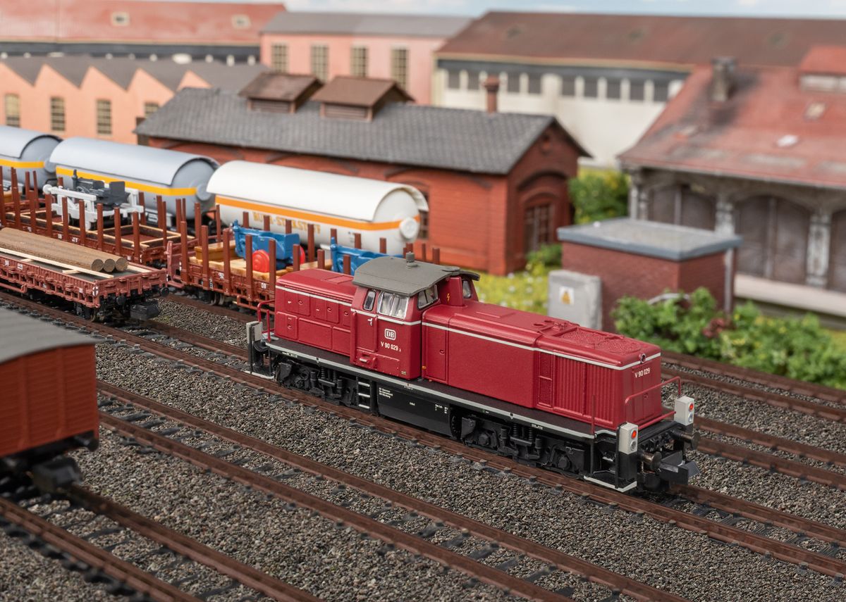 Minitrix N-skala - DB V90 diesellok, digital med lyd og koblinger