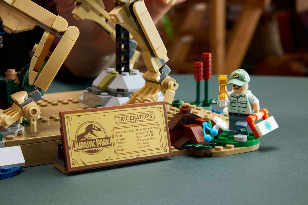 LEGO 77985 - Jurassic World™, Dinosaurfossiler: Triceratops